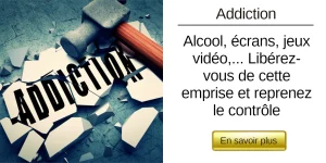 Plaque avec le mot addiction brisée par un marteau